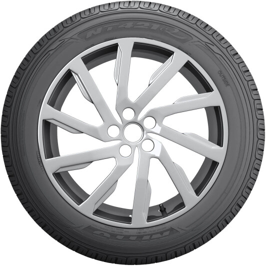 Шина Nitto NT421Q 215/60 R17 96V