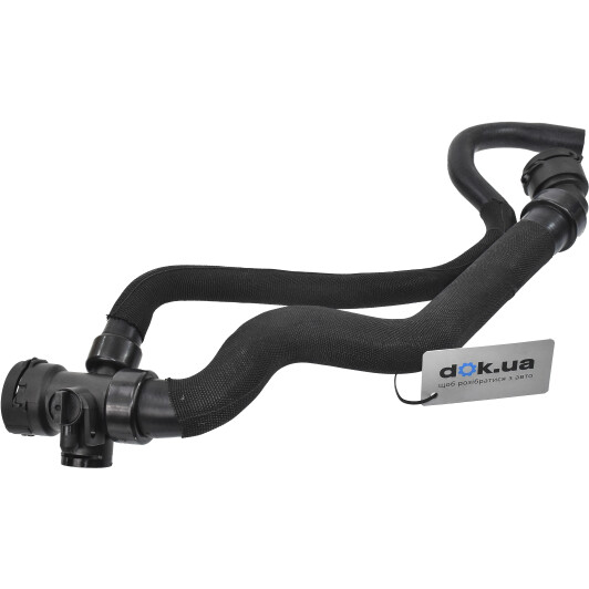 Патрубок радиатора системы охлаждения двигателя Vika 11211821401