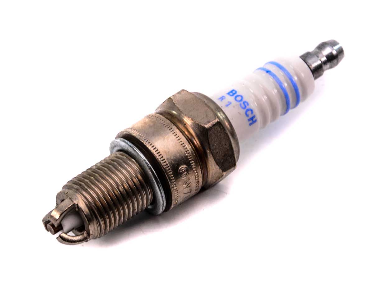 

Bosch 0241235757 Свеча зажигания