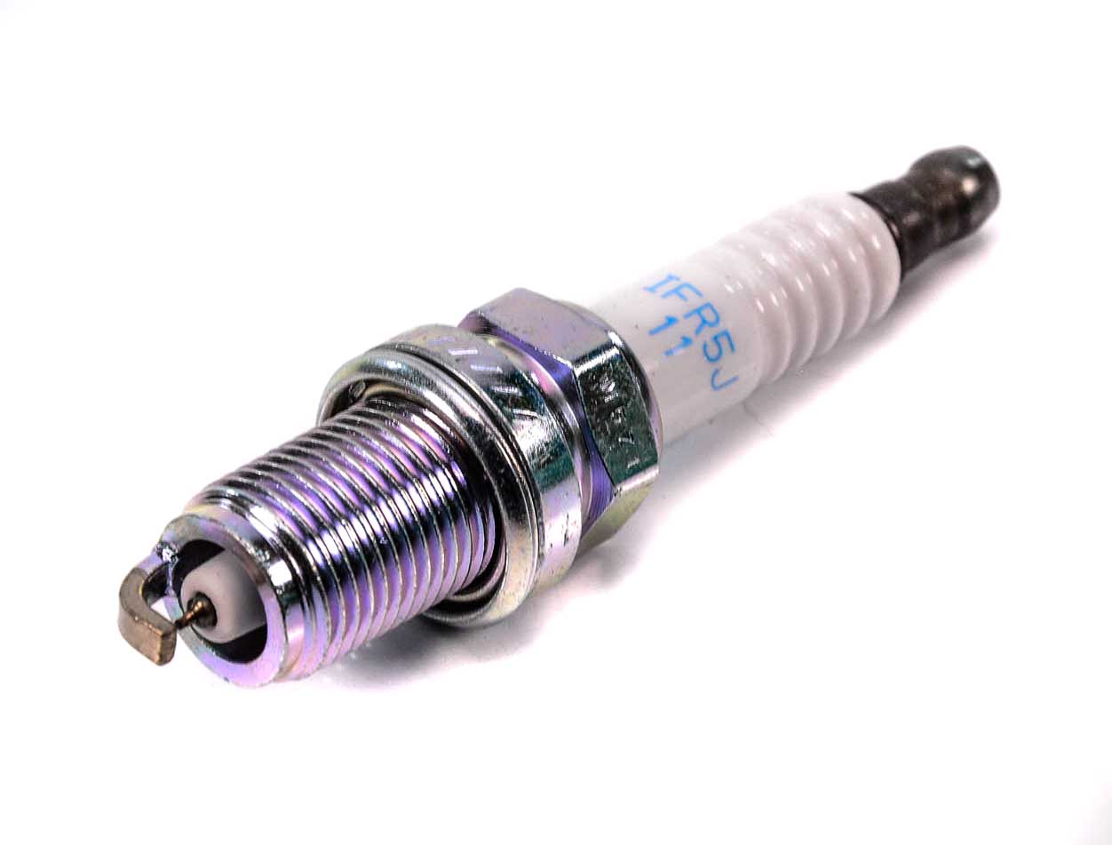 

NGK 7418 Свеча зажигания