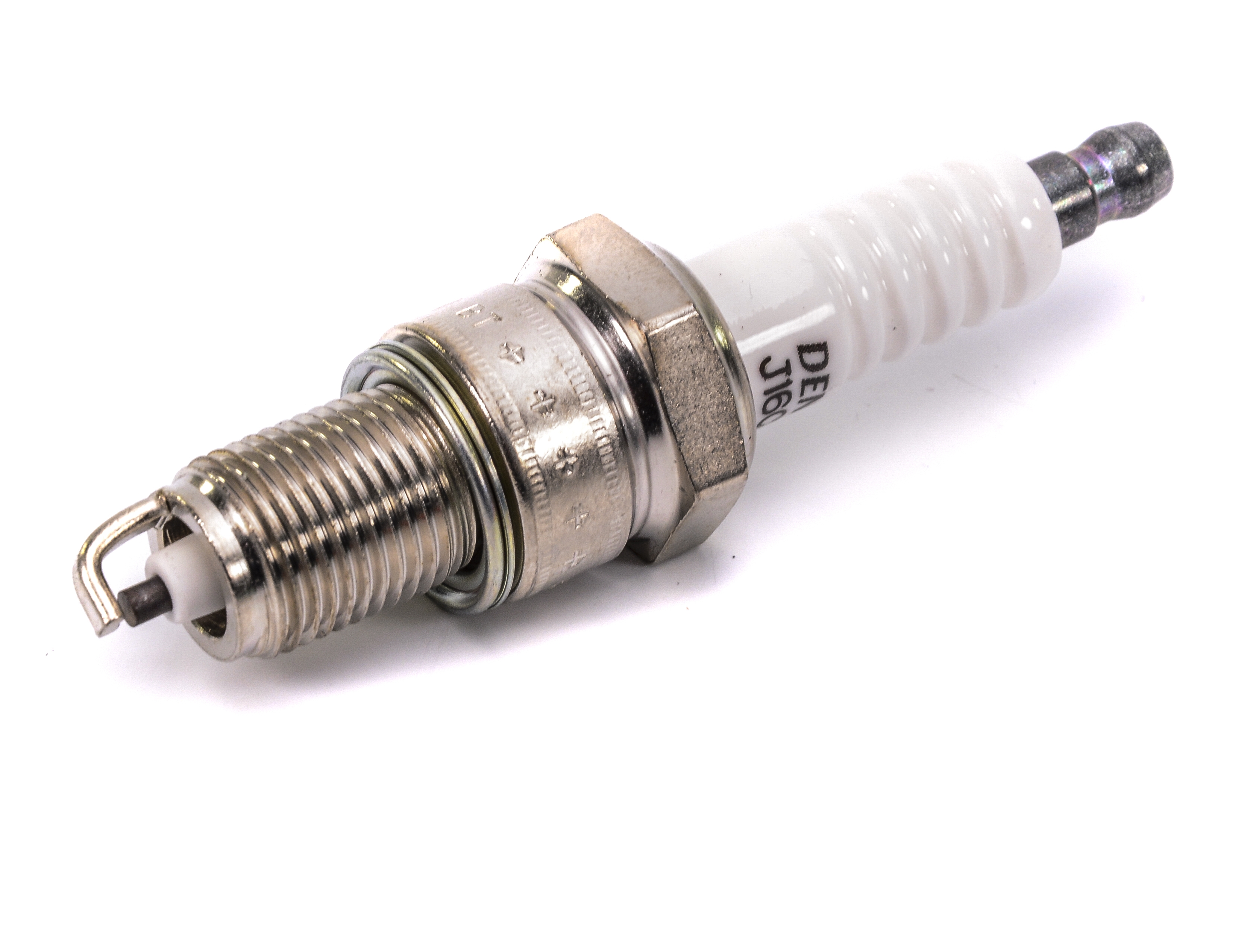 

Denso J16CRU Свеча зажигания