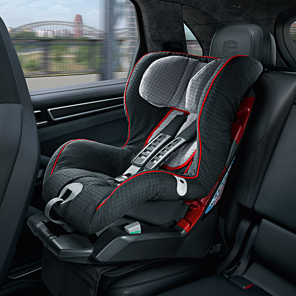 

Автокресло VAG Porsche Junior 95504480613