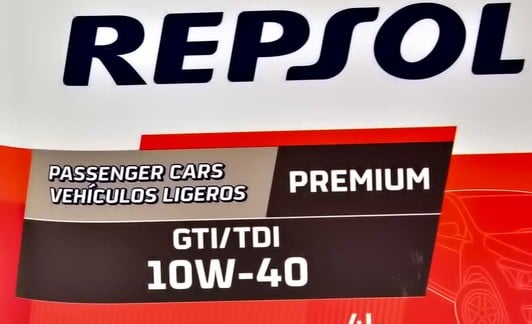 Моторное масло Repsol Premium GTI/TDI 10W-40 4 л на Toyota Camry