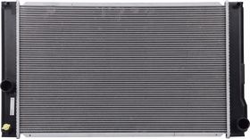 Радіатор охолодження двигуна Nissens 646842