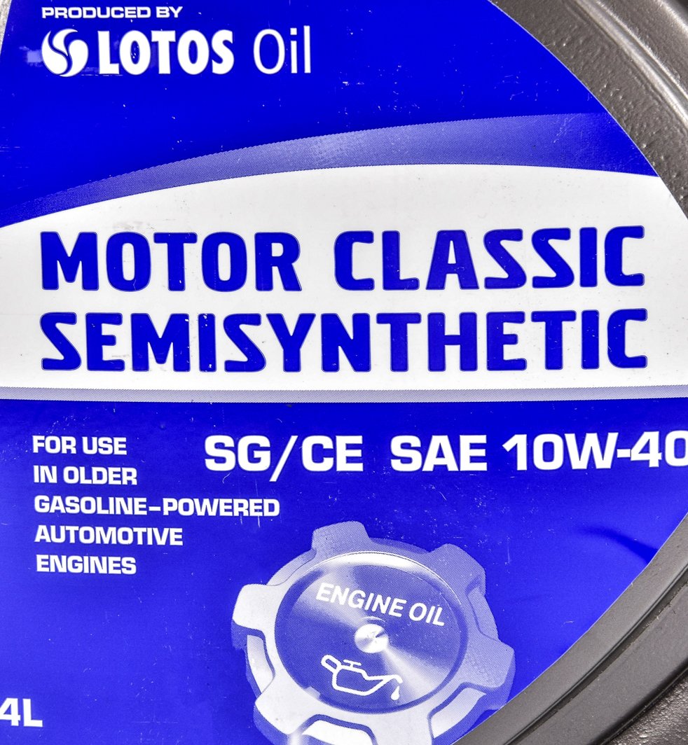 Моторна олива LOTOS Motor Classic Semisyntic 10W-40 4 л на Fiat Punto