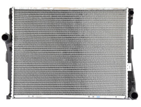 Радиатор охлаждения двигателя NRF 51580