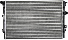 Радіатор охолодження двигуна Nissens 65015