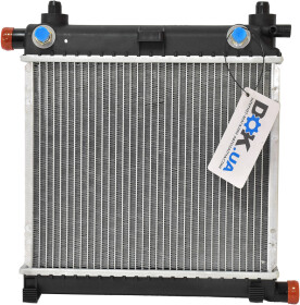 Радіатор охолодження двигуна Nissens 62550