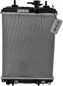 Радіатор охолодження двигуна Nissens 617548