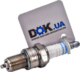 Свеча зажигания Bosch 0 242 240 592