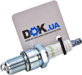 Свеча зажигания NGK 2268